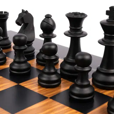 Pieces d'Echecs en Bois d'Olivier et de Buis et Echiquir en Bois d'Olivier et de Tulipier Noir avec Coffret de Rangement – Image 4