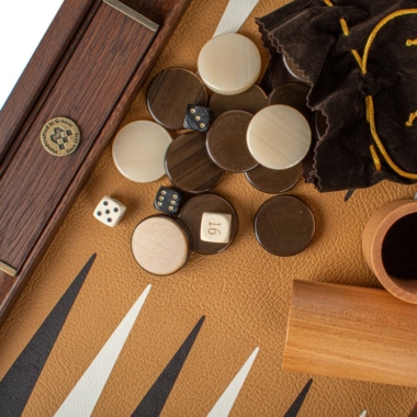 Backgammon de Luxe en Cuir d'Autruche Marron avec Pions en Nacre – Jeu de Société Élégant