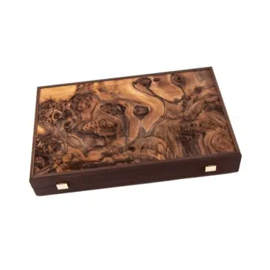 Coffret de rangement fermé affichant les veines sculpturales de la racine de noyer
