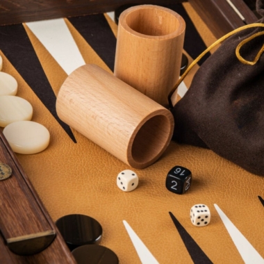 Backgammon de Luxe en Cuir d'Autruche Marron avec Pions en Nacre – Jeu de Société Élégant