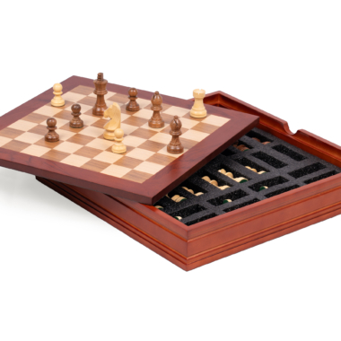 Petit Jeu d'Échecs en Bois de Rose avec Échiquier Marqueté et Compartiment de Rangement