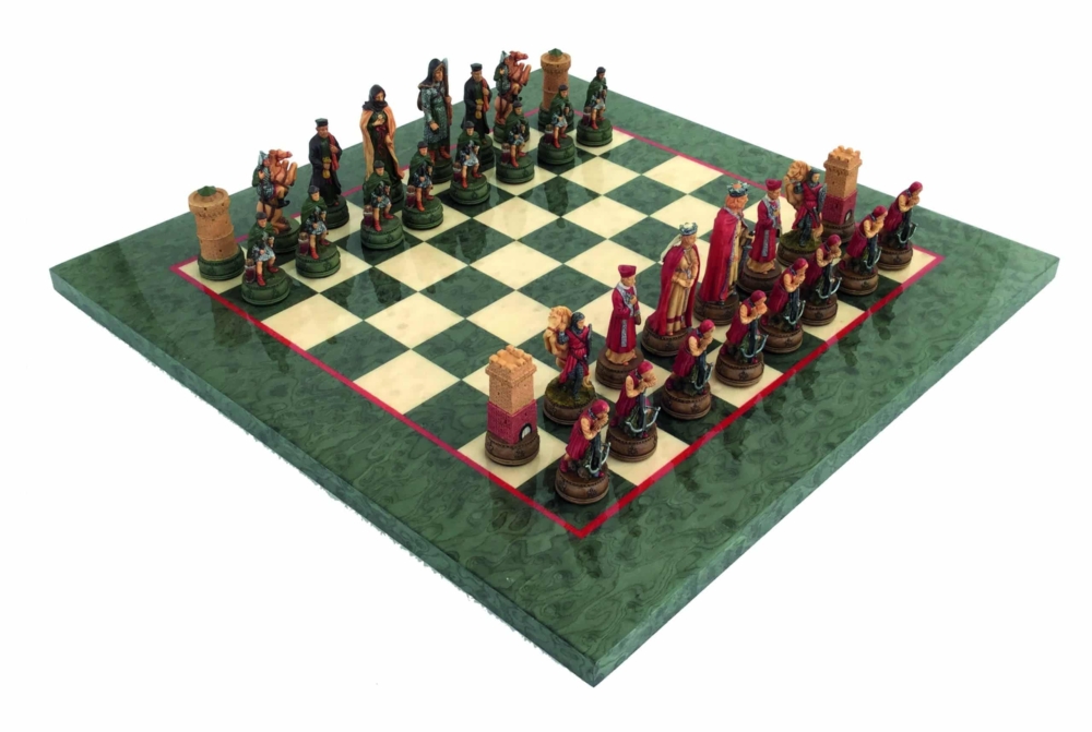 Ensemble de Jeu d'Echecs La Légende de Camelot 2 et Echiquier en Bois d'Erable