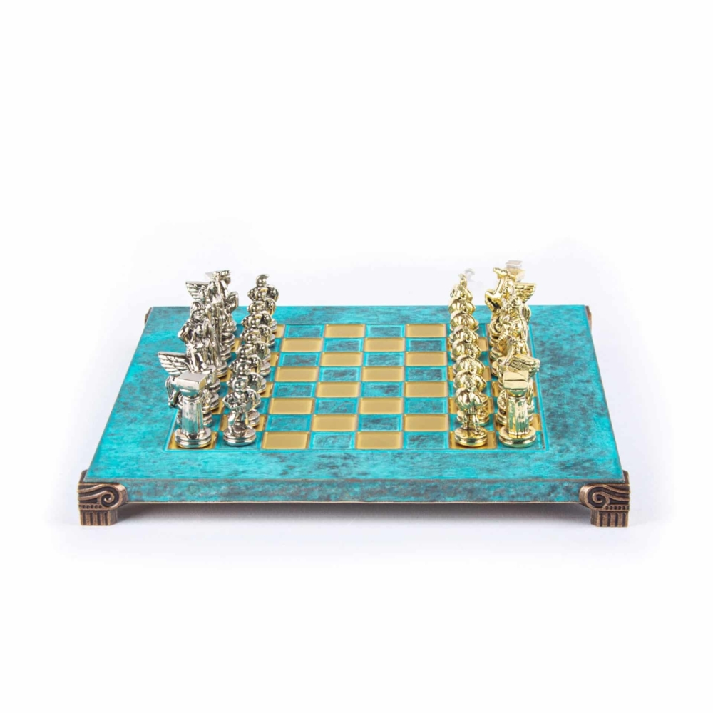 Petit Ensemble Jeu d'Echecs Grec en Métal Argent et Or et Echiquier en Laiton avec Rangement