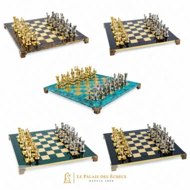 Ensemble jeu d'échecs gréco-romain argenté et doré, vues multiples assemblées