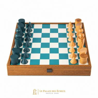 Ensemble complet vue de face avec coffret en bois servant de plateau de jeu
