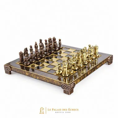 Jeu d'échecs Empire Byzantin complet vu de trois quarts avec pieds ornés