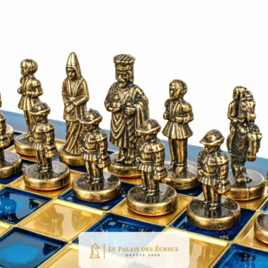 Pièces dorées et marron détaillées représentant des personnages de l'Empire Byzantin