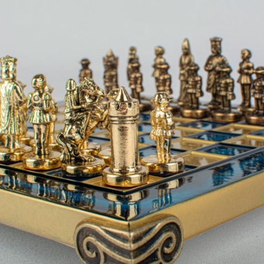 Petit Jeu d'Echecs Empire Byzantin - Échiquier Bleu ou Marron en Metal et Pièces Dorées et Marron avec Coffret de Rangement