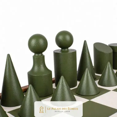 Pièces d'échecs vertes de style Bauhaus aux formes géométriques sur l'échiquier