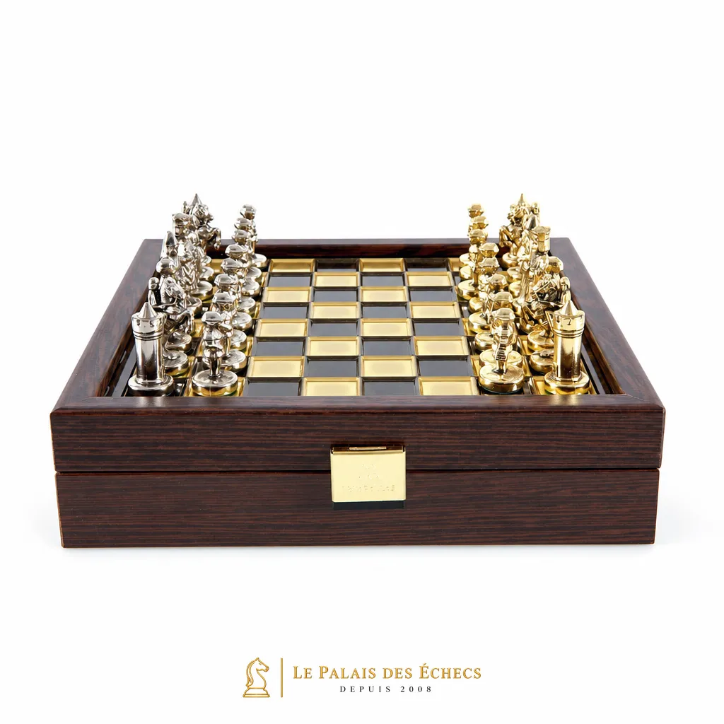 Ensemble Empire Byzantin : échiquier doré et pièces argent et or dans coffret bois