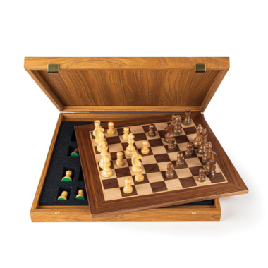 Ensemble d'Échecs en Noyer avec Pièces Staunton – 50x50 cm