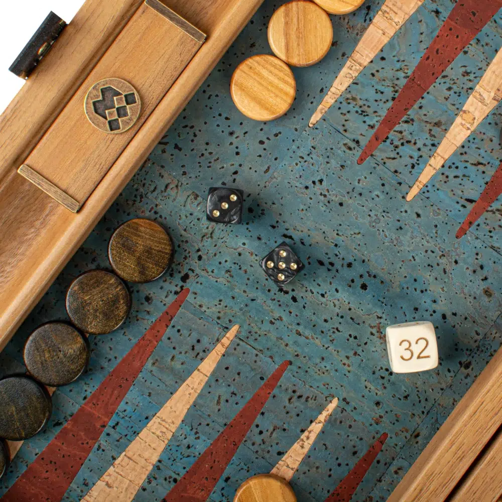 Backgammon en Liège Naturel Turquoise avec Pions en Bois de Chêne