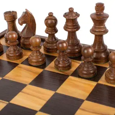 Jeu d'Échecs Artisan en Loupe d'Olivier - 27x27 cm