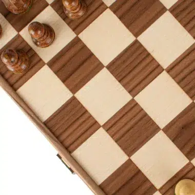 Jeu d'Échecs Artisanat en Noyer avec Pièces Staunton Lestées - 35x35 cm