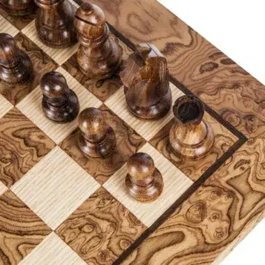 Ensemble d'Échecs en Loupe de Noyer avec Pièces Staunton – 50x50 cm