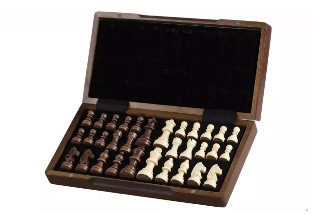 Jeu d’Echecs Magnétique en Noyer et Erable 31 cm – Pièces Staunton Stables et Plateau Portable