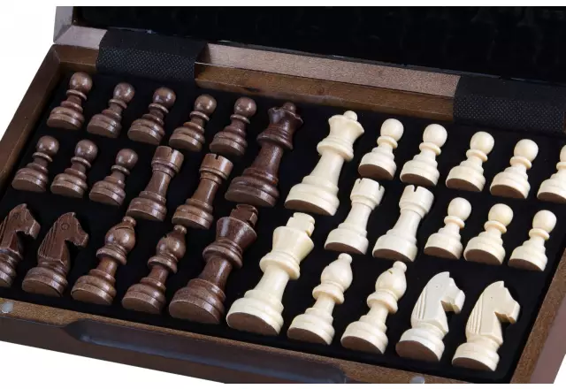 Jeu d’Echecs Magnétique en Noyer et Erable 31 cm – Pièces Staunton Stables et Plateau Portable