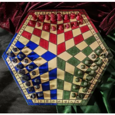 Jeu d’Echecs à 3 Joueurs en Bois – Coffret Hexagonal Tricolore avec Pièces Staunton