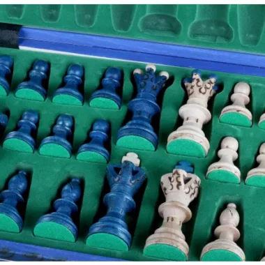 Grand Jeu d’Echecs en Bois Bleu et Ivoire – Grand Echiquier Pliant 55 x 55 cm