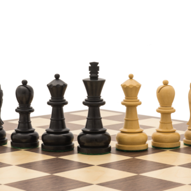 Ensemble d’Echecs Emerald – Pièces Staunton en Bois de Buis et Echiquier Pliable en Bois de Noyer et Erable