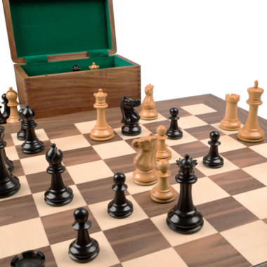 Jeu d’Échecs Staunton 1869 de Luxe en Ébène et Noyer avec Échiquier en Noyer et Érable – Roi 10,16 cm