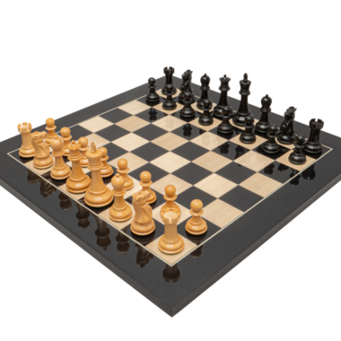 Jeu d’Échecs Staunton Noir et Blanc en Ébène et Buis avec Échiquier en Anegre Noir et Érable – Roi 8,9 cm
