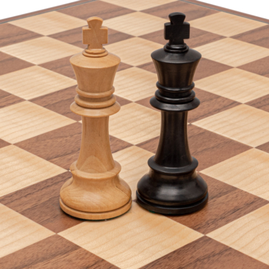 Ensemble d’Echecs Staunton Conquest – Pièces en Bois et Echiquier Pliant en Bois de Noyer et Erable