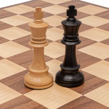 Ensemble d’Echecs Staunton Conquest – Pièces en Bois et Echiquier Pliant en Bois de Noyer et Erable