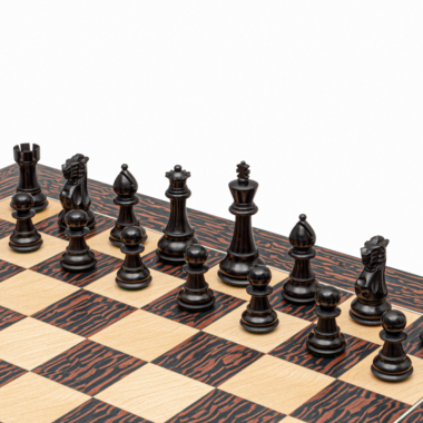 Ensemble de Jeu d’Echecs Classic Staunton en Bois de Buis et Echiquier en Bois d Erable et Ebène « tigre » – 55 x 55 cm