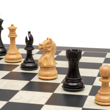 Ensemble de Jeu d Echecs Noir et Blanc : Pieces Echecs en Bois de Buis Ebonise et Echiquier en Bois d'Erable