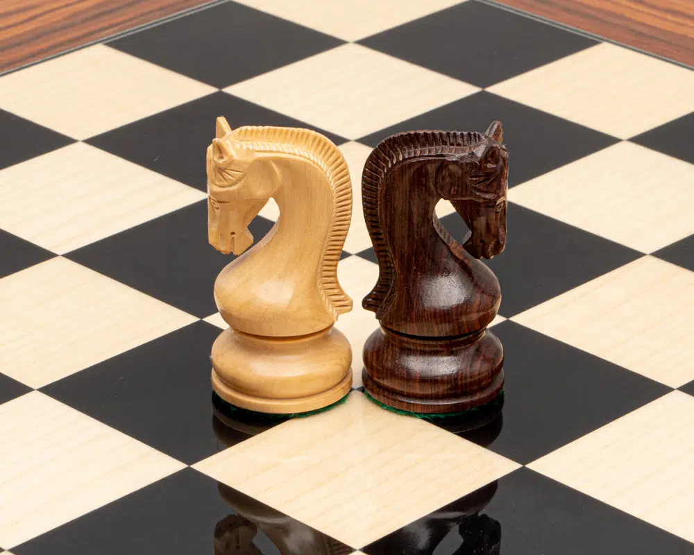Ensemble d’Échecs de Luxe en Bois d’Anjan avec Échiquier en Palissandre – Roi 10,2 cm