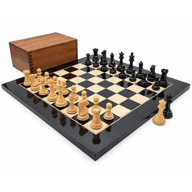 Ensemble d'échecs de compétition Staunton de luxe, pièces en position de jeu et coffret