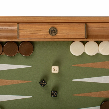 Emballage du jeu de backgammon avec logo élégant - Le Palais Des Echecs