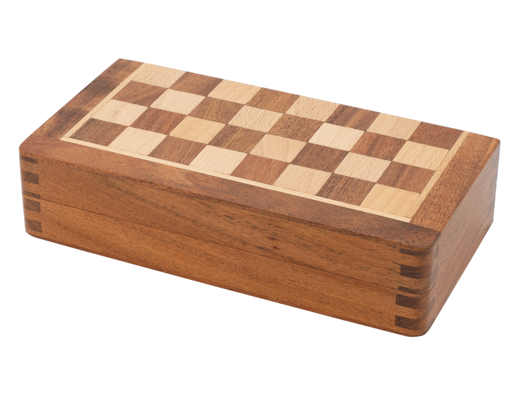 Boîte de rangement en bois pour jeu d'échecs, design élégant avec motif de damier - Le Palais Des Echecs