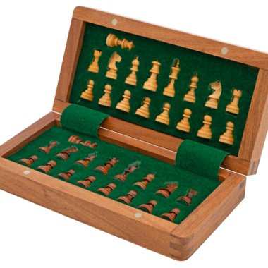 Intérieur de la boîte avec pièces d'échecs magnétiques, rangement organisé - Le Palais Des Echecs