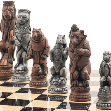 Alignement spectaculaire des pièces du Jeu d'Échecs Reynard le Renard Grand Luxe