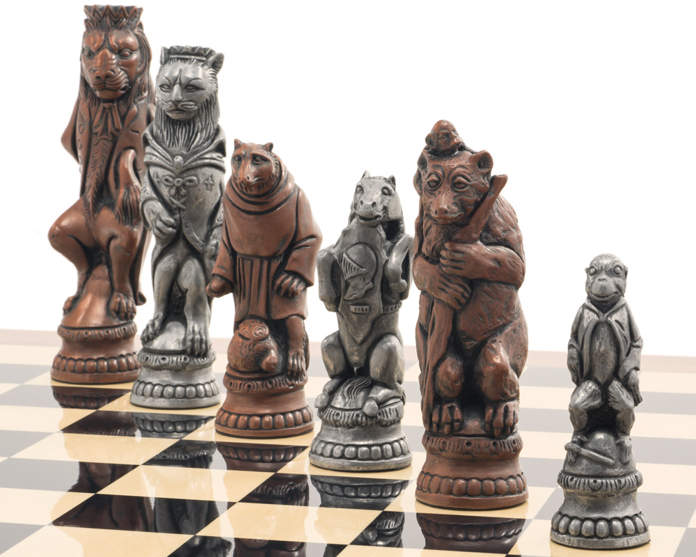 Alignement spectaculaire des pièces du Jeu d'Échecs Reynard le Renard Grand Luxe