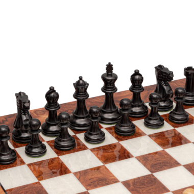 Détails des pièces noires du jeu d'échecs luxe sur Le Palais Des Echecs