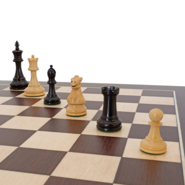 Pieces de réservation et règles du Jeu d'Échecs Miniature Luxe Couronnement, composés soigneusement