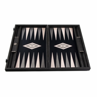 Plateau de backgammon Vavona gris nacré avec éléments de jeu visibles, angle de côté