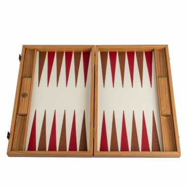 Plateau de backgammon avec design chic ouvert, couleur beige champagne