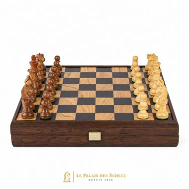 Jeu d'échecs Noyer 40x40 cm avec pièces Staunton vues de face - Le Palais Des Echecs