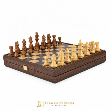 Angle latéral du jeu d'échecs Noyer 40x40 cm, pièces Staunton élégantes - Le Palais Des Echecs