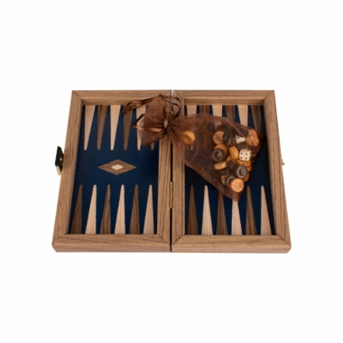 Jeu de backgammon présenté avec un sachet de pions en filet - Le Palais Des Echecs
