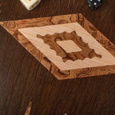 Détail de la marqueterie du jeu de backgammon Wengé et Loupe de Noyer - Le Palais Des Echecs