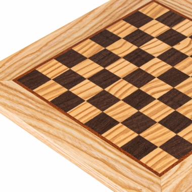 Détail du plateau d'Échecs en bois d'Olivier et Wengé, artisanat de qualité - Le Palais Des Echecs