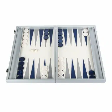 Plateau de jeu Backgammon bleu marine et beige ouvert avec pions en simili cuir - Le Palais Des Echecs