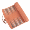 Ensemble de Backgammon enroulable en daim saumon vu de dessus - Le Palais Des Echecs