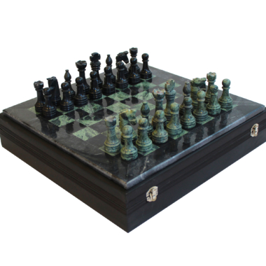 Jeu d’échecs en marbre noir et vert de 30 cm avec coffret