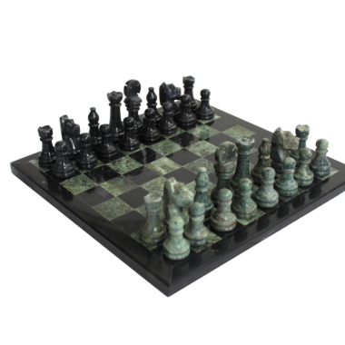 Jeu d’échecs en marbre noir et vert sur échiquier de 23 cm